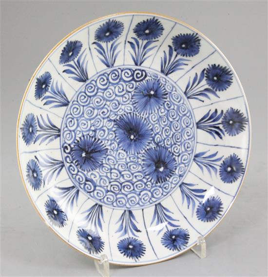 A Chinese blue and white saucer dish, Kangxi period, 22cm